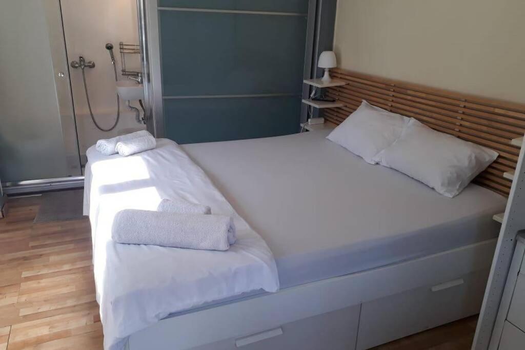 Air Conditioned Studio In Quite Garden With Barbecue Athens Ngoại thất bức ảnh